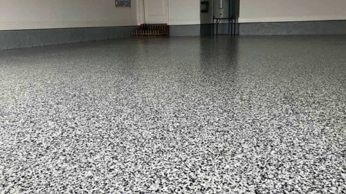 Garage-floor-epoxy-coating-Dakota-Power-Washing-Glendale-AZ-768x576.jpg